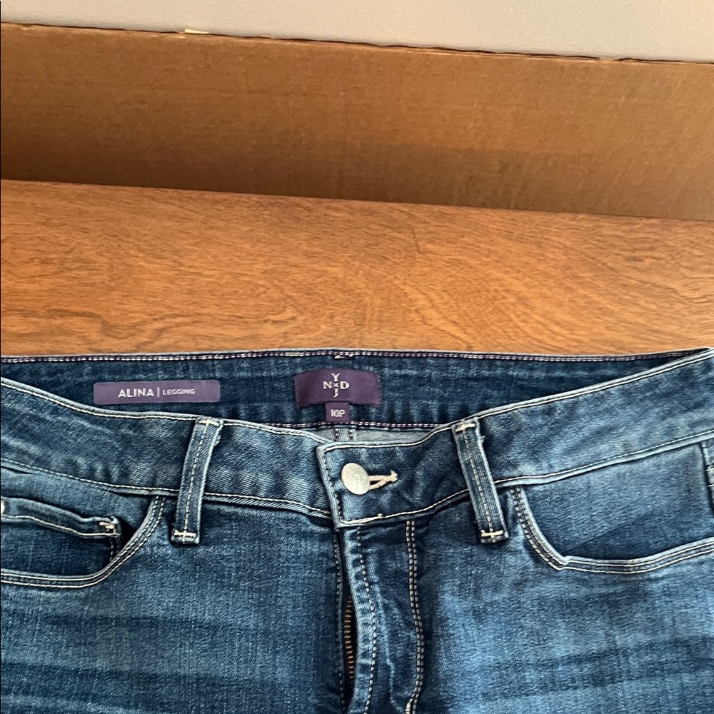 NYDJ Alina Legging Jeans in Medium Dark Blue Wash